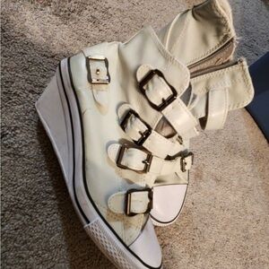 Bucco Cream Buckle Wedge Sneakers